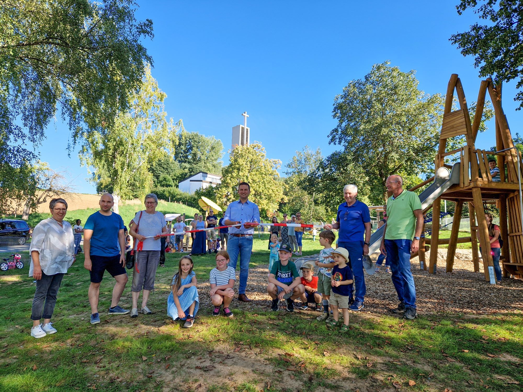 Feierliche Eröffnung des neugestalteten Wiebelsbacher Spielplatzes