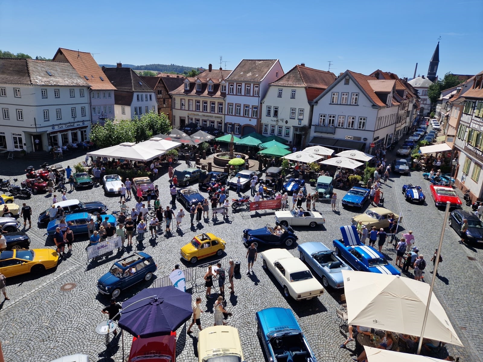 Oldtimertreffen auf dem Marktplatz