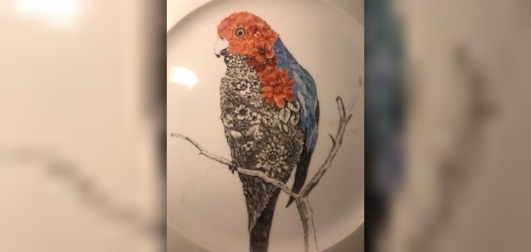 Vogel auf Porzellan