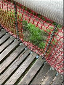 Sicherheitsnetz an Spielgerät zerschnitten