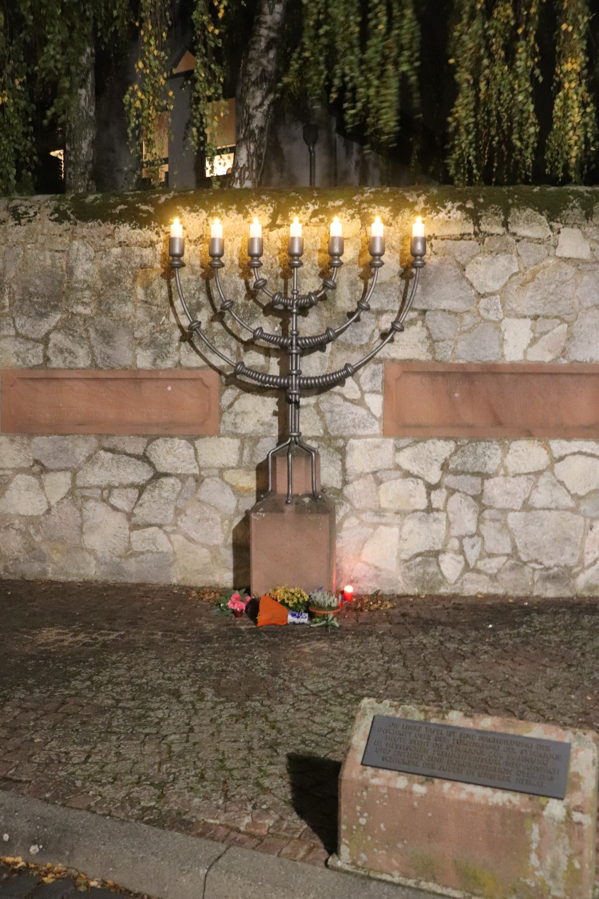 Denkmal an die ehemalige Synagoge am Darmstädter Schloss
