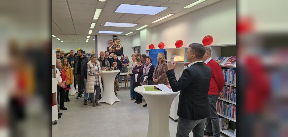 Viele Besucher beim Jubiläum der UmStadtBücherei