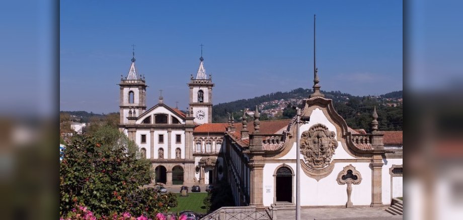 Moistero de Santo Tirso