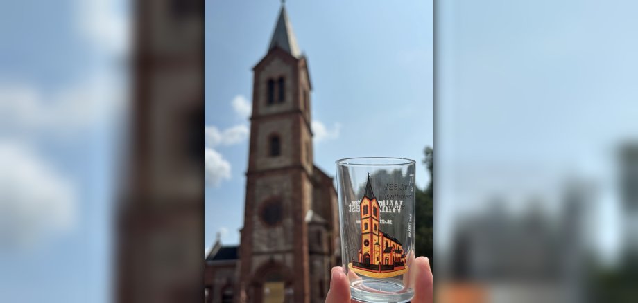 Winzerfestgläschen mit Motiv 125 Jahre katholische Kirche
