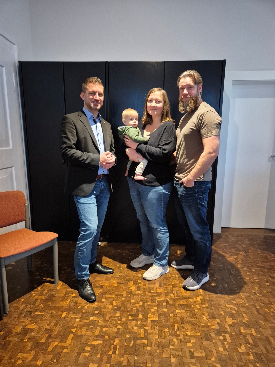 Bürgermeister Kirch mit Familie Haas