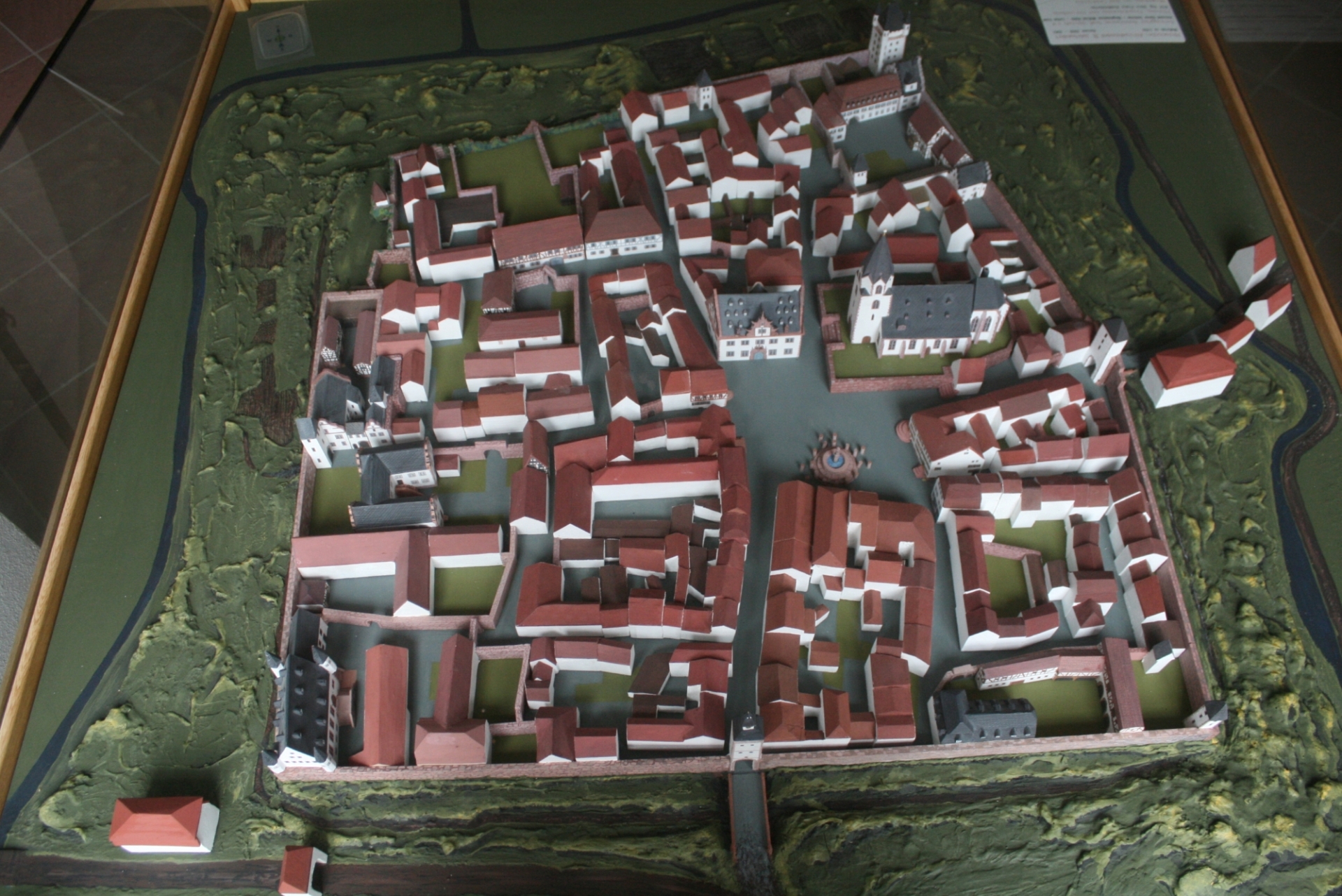 Foto: Modell der Altstadt in der Säulenhalle