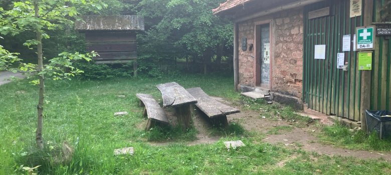 Alte Sitzgruppe zum Vergleich