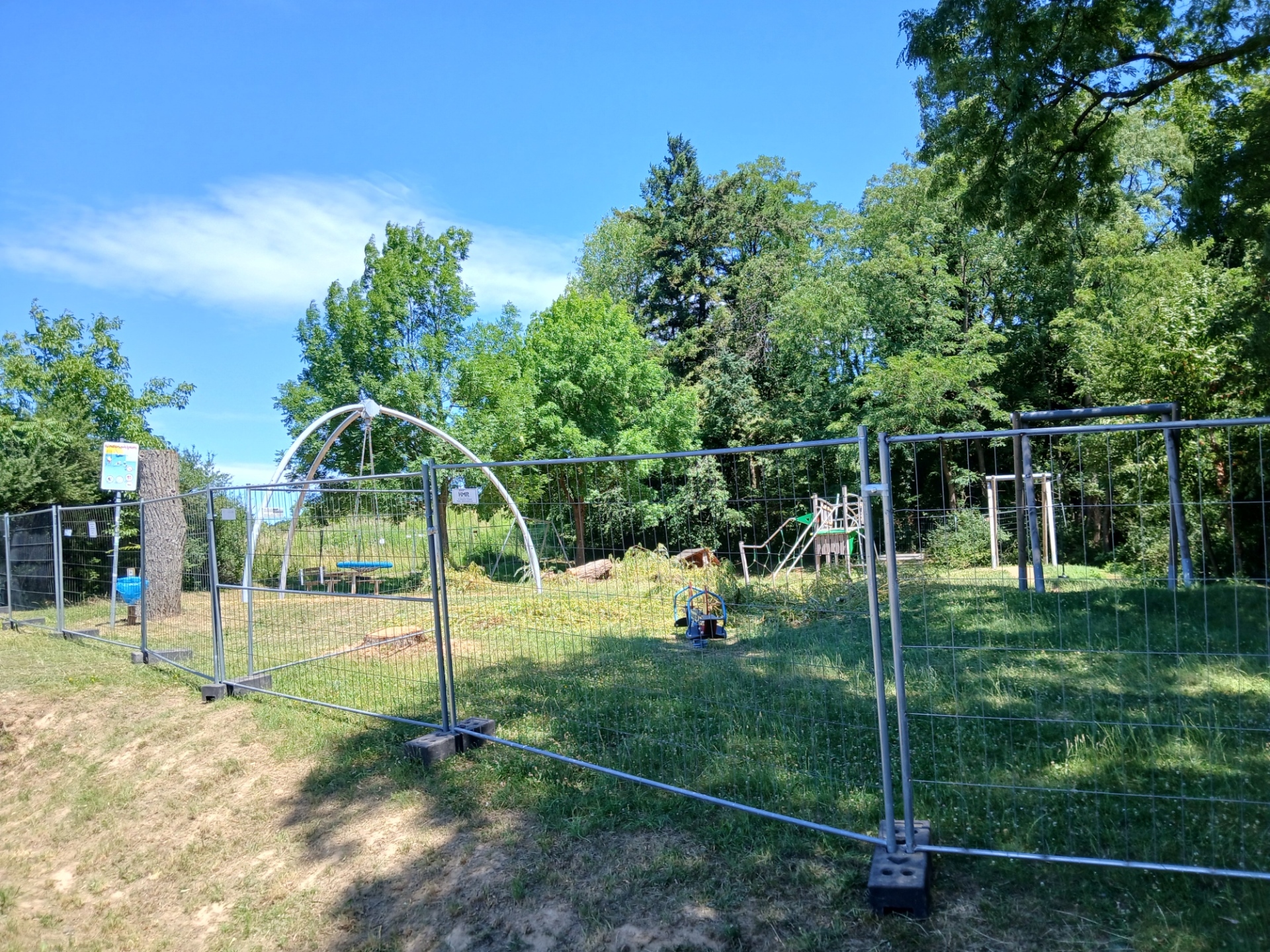 Spielplatz Heubach gesperrt