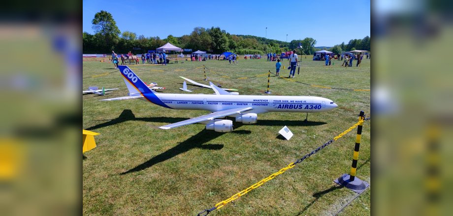 Foto: Modellflugzeug Airbus A340