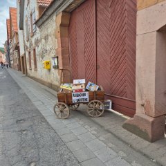 Raibacher Bausteine in Bollerwagen