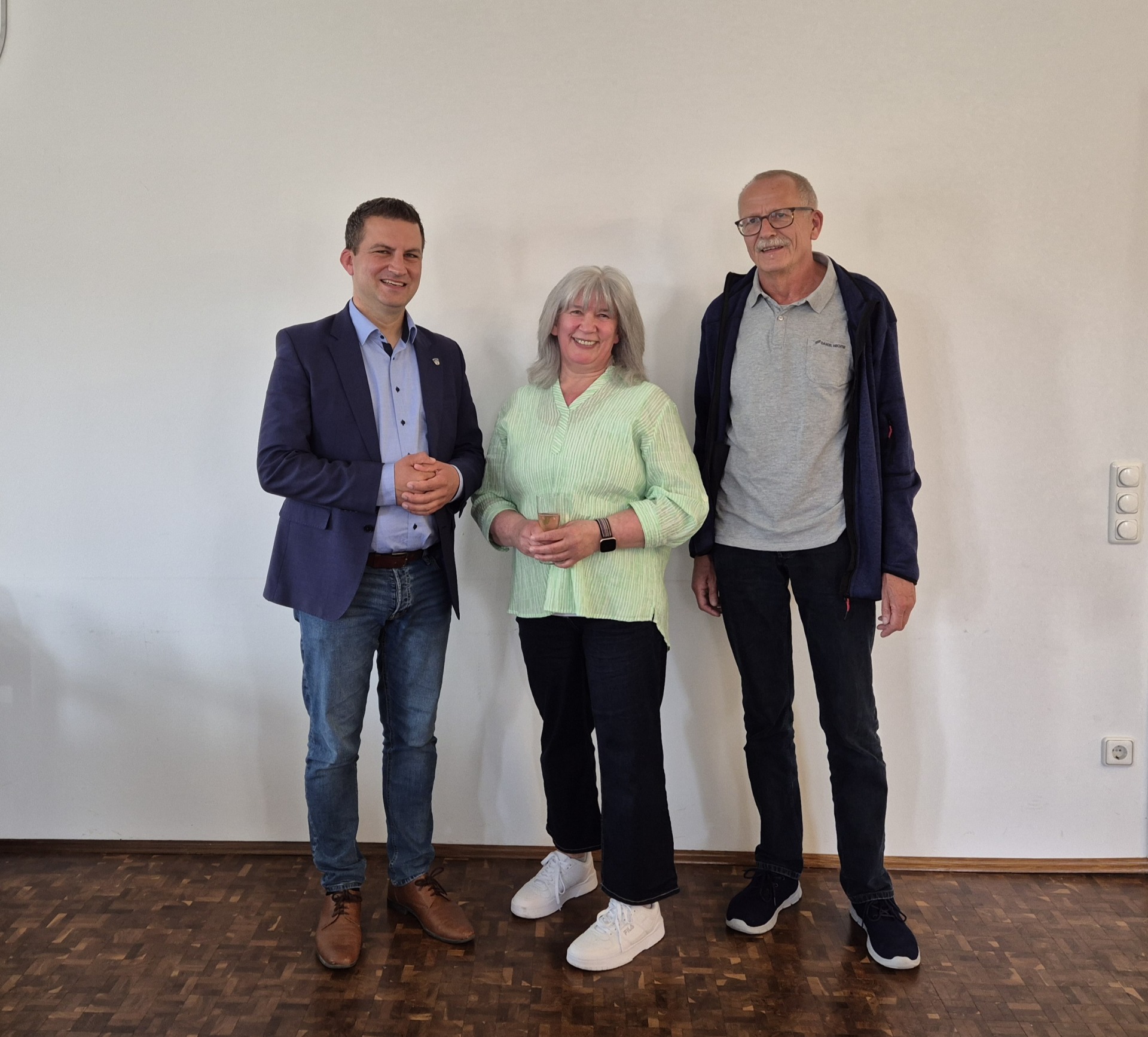 v. l. n. r.: Bürgermeister René Kirch, Andrea Möbius, Bruno Naggatz