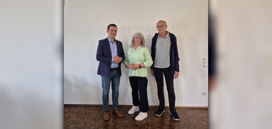 v. l. n. r.: Bürgermeister René Kirch, Andrea Möbius, Bruno Naggatz