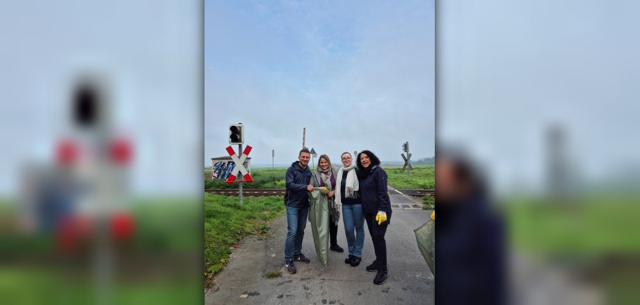 Bürgermeister René Kirch mit Lehrerinnen der Wendelinusschule
