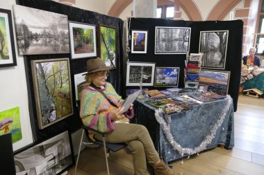 Stand bei Hobbykünstlerausstellung