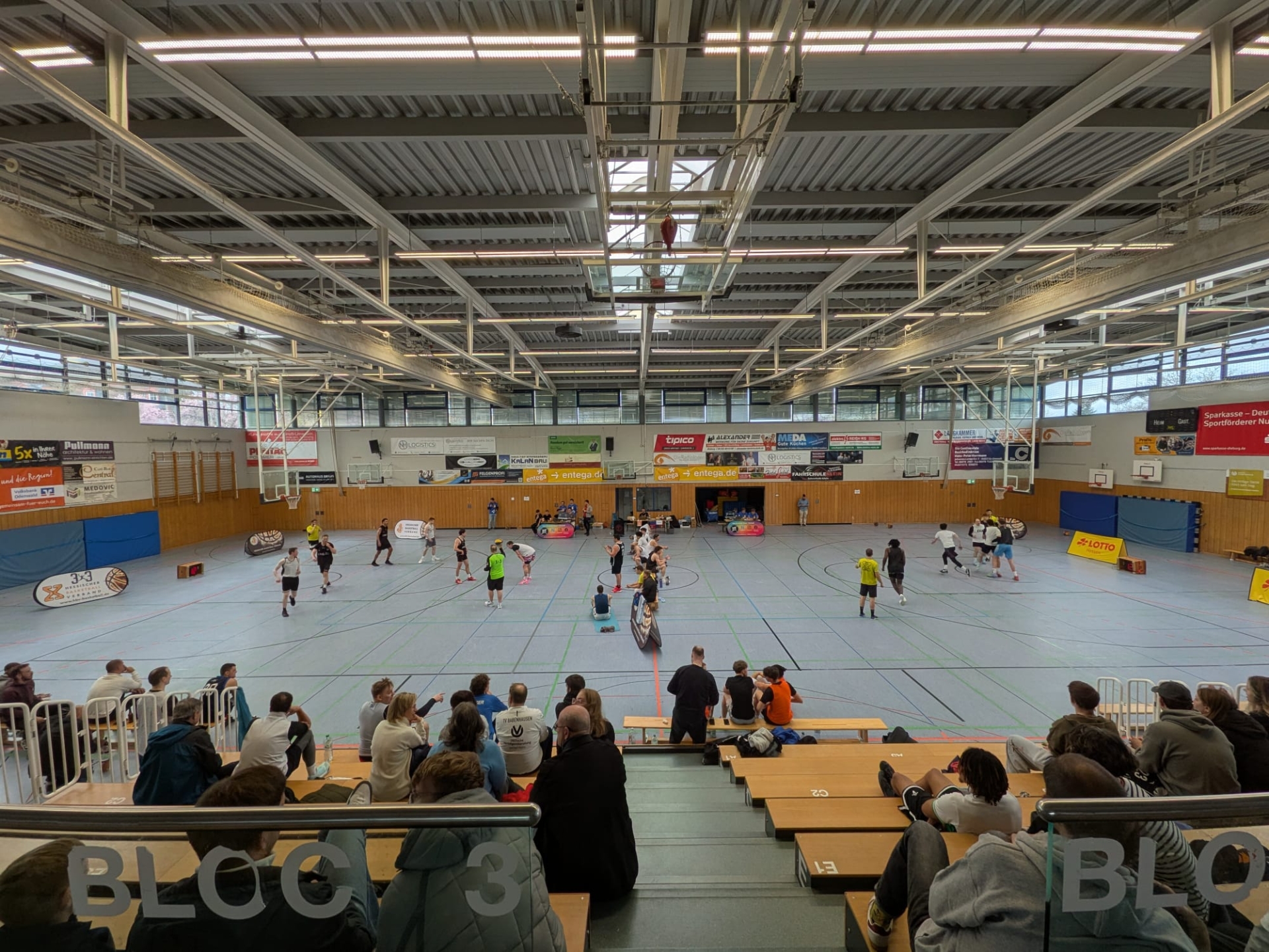 Foto: Streetball-Turnier in Stadthalle