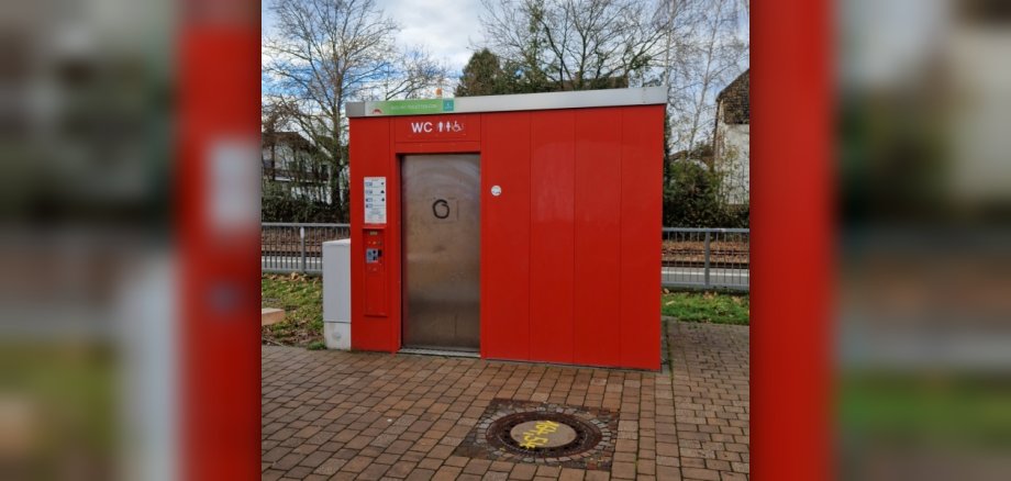 Öffentliche Toilettenanlage am Bahnhof