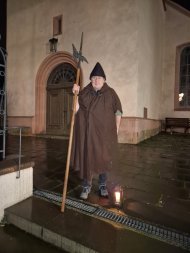 Nachtwächter Hans-Peter Waldkirch auf Nachtpatrouille