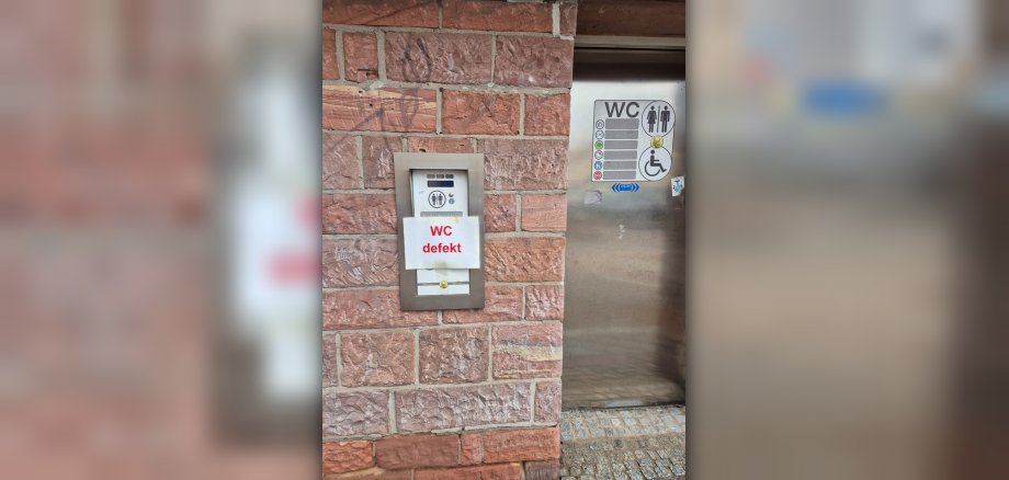 Foto öffentliches WC an der Georg-August-Zinn-Straße