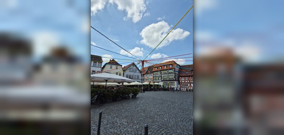 Johannisfestgirlanden am Marktplatz