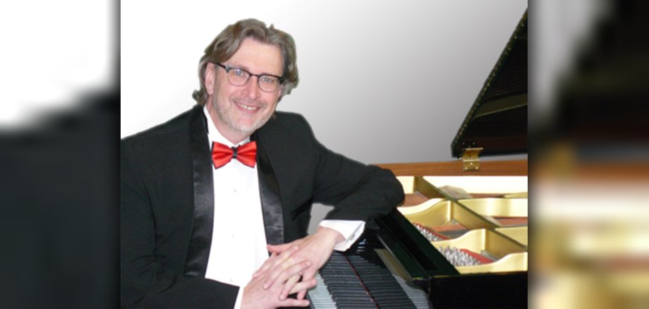 Wolfgang Nieß am Klavier