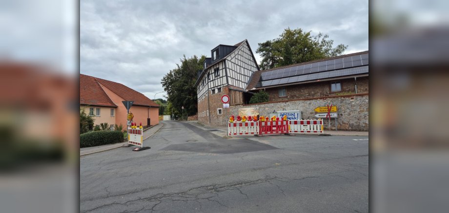 Sperrung am Eingang zum Raibacher Tal
