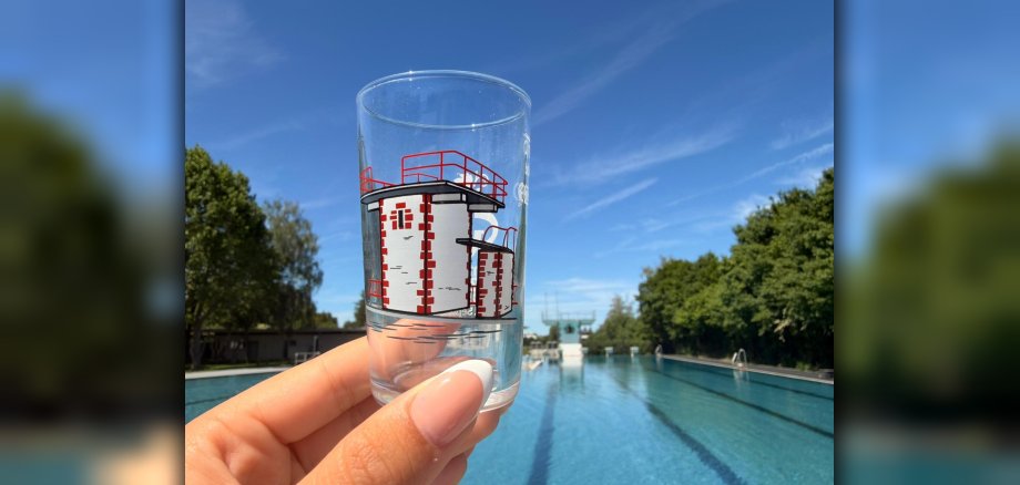 Winzerfestglas mit Motiv: Sprungturm
