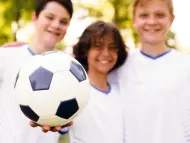 Junge mit Fussball